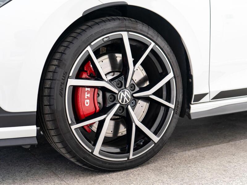 Volkswagen Golf view 2