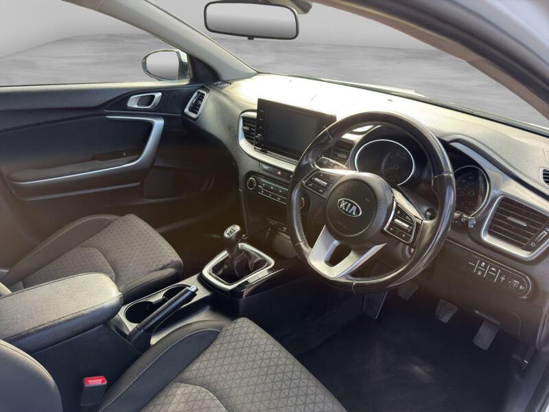 Kia Ceed view 2