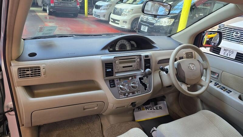 Toyota Raum view 10