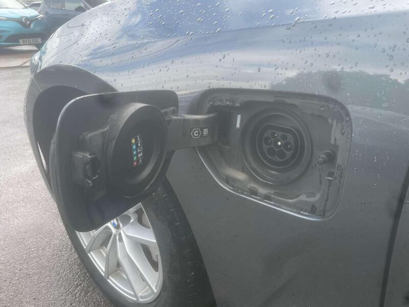 BMW 3 Series view 4