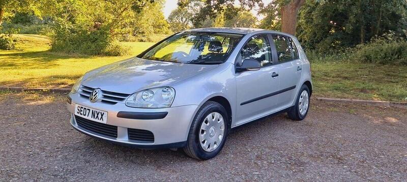 Volkswagen Golf view 2