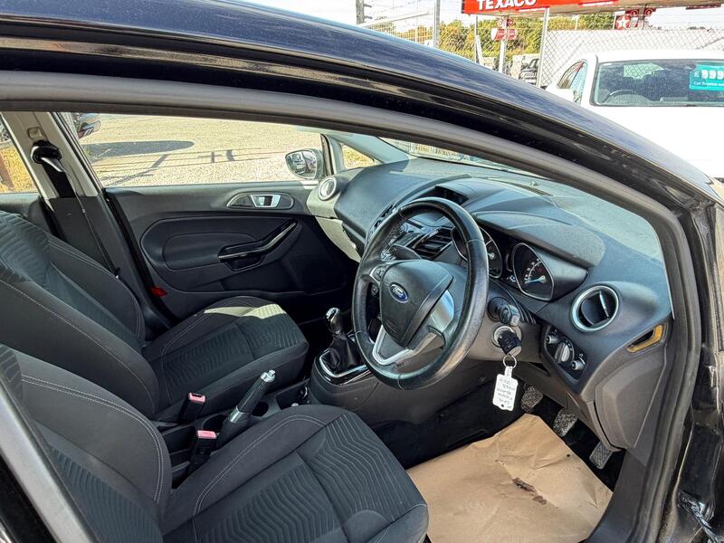 Ford Fiesta view 3