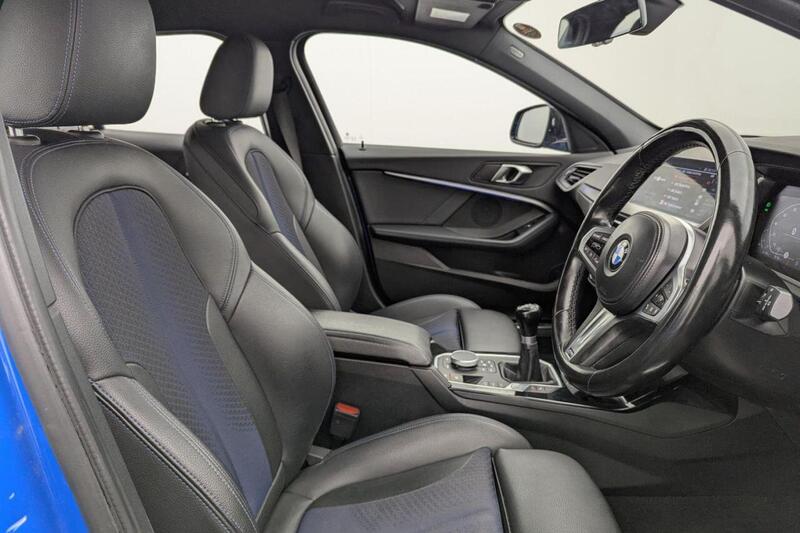 BMW 1 Series view 3