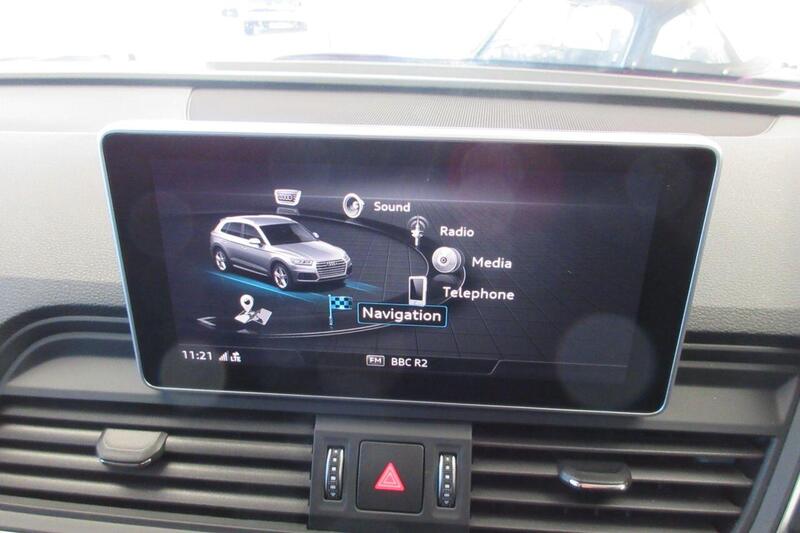 Audi SQ5 view 28