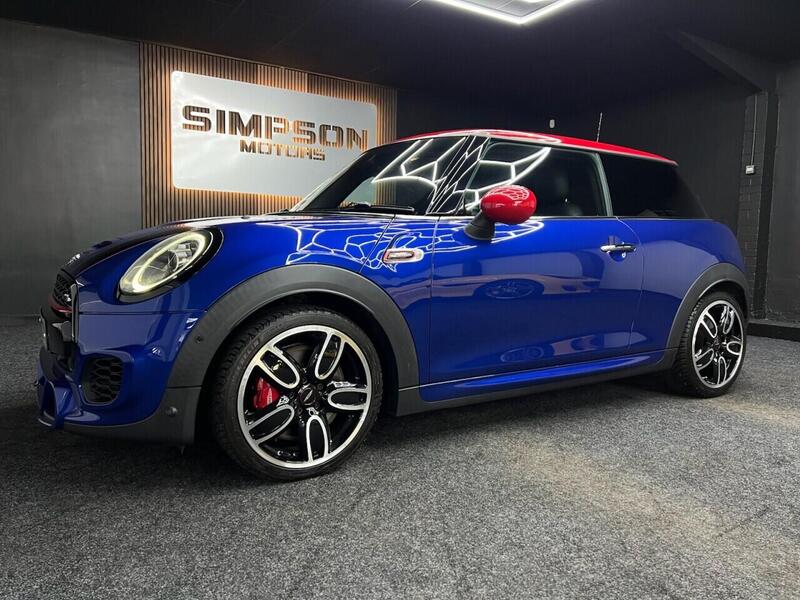 Mini Hatch view 3