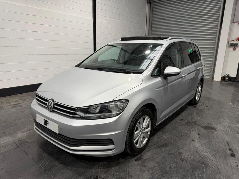 Volkswagen Touran view 7