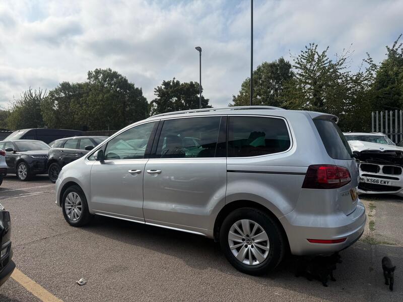 Volkswagen Sharan view 6