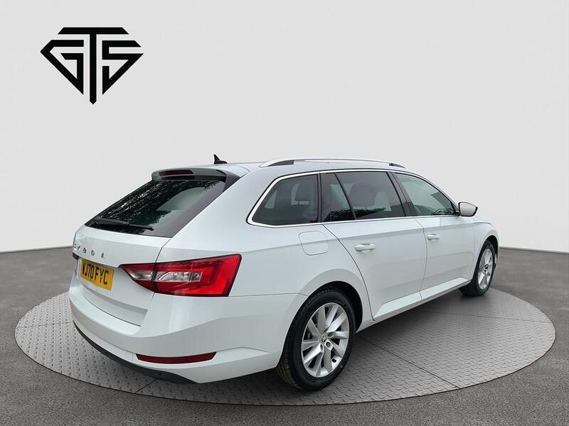 Skoda Superb view 3