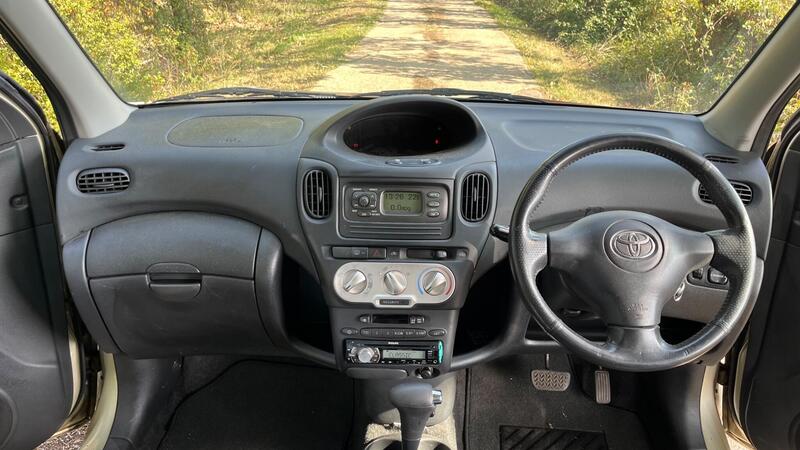2005 Toyota Yaris Verso — photo 21