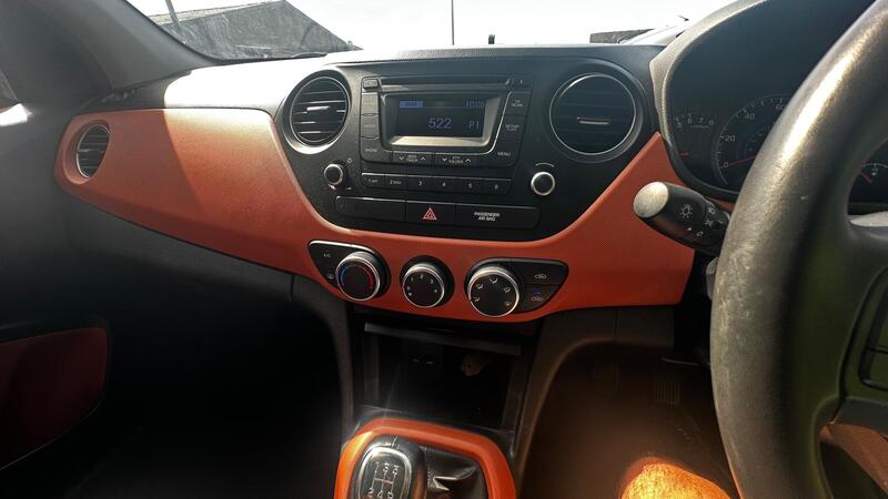 2015 Hyundai i10 — photo 19