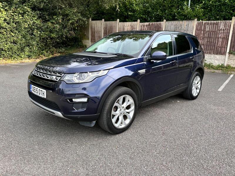 Land Rover Discovery Sport view 2