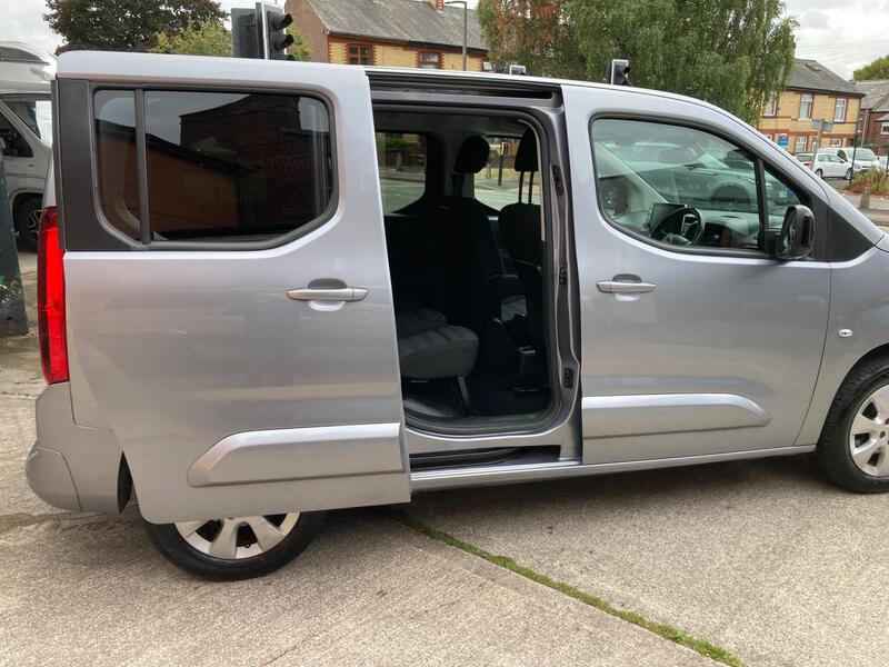 Vauxhall Combo Life view 4