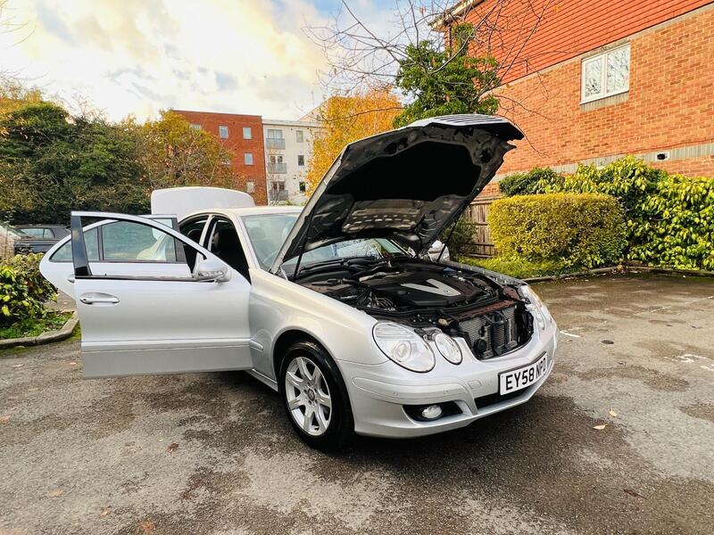 Mercedes-Benz E Class view 43