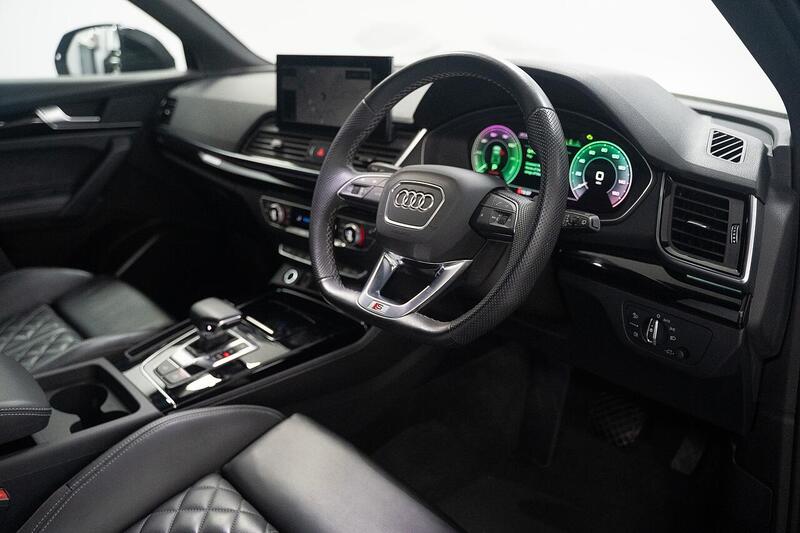 Audi Audi Q5 view 2