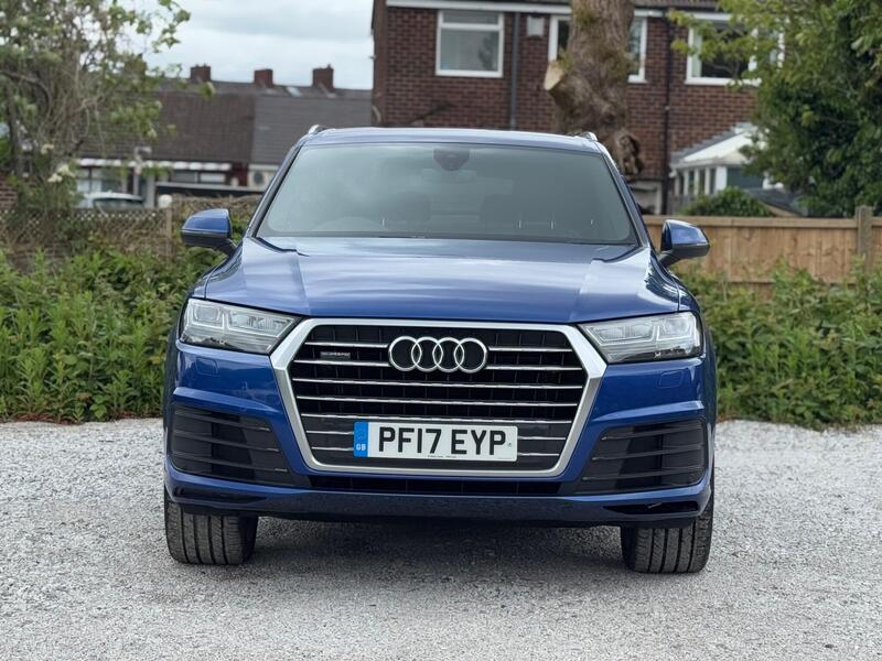 Audi Audi Q7 view 5