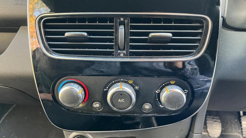 2019 Renault Clio — photo 33