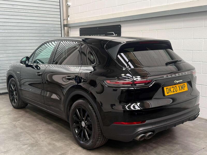 Porsche Cayenne view 6