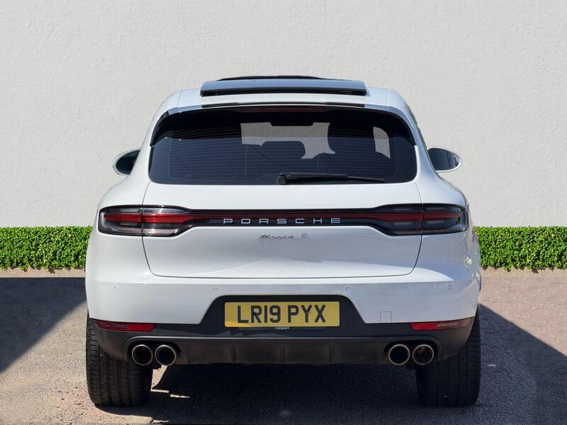 Porsche Macan view 6