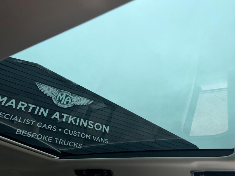 Land Rover Range Rover view 6