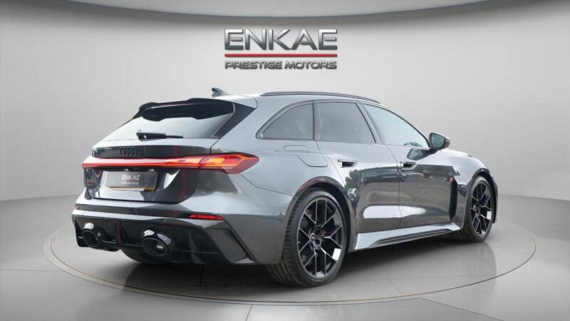 Audi RS5 view 3