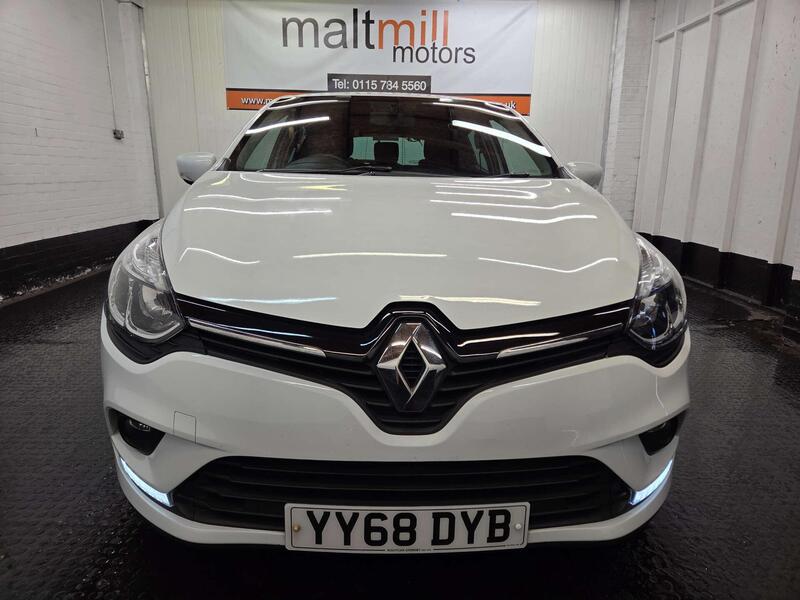 Renault Clio view 2