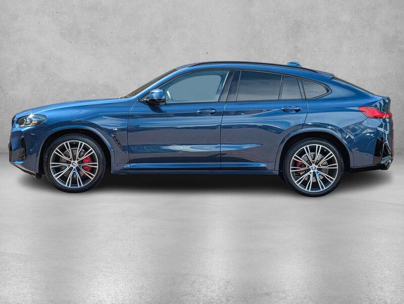 BMW X4 view 4