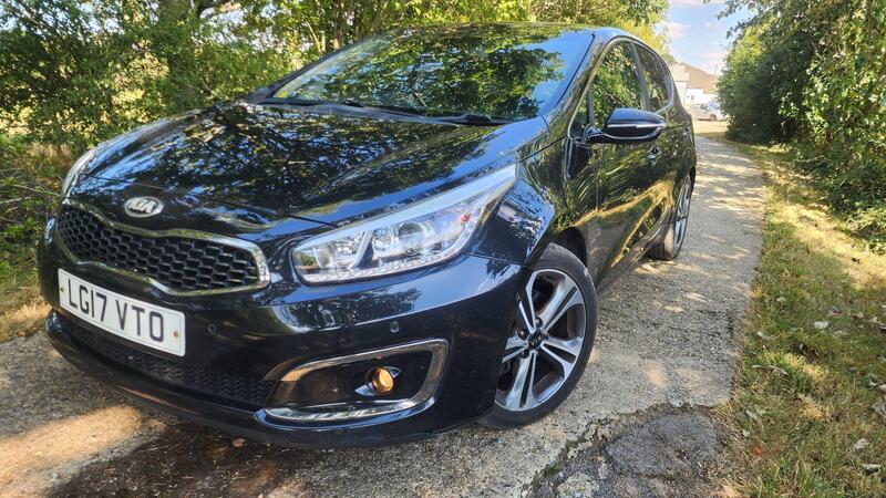 2017 Kia Ceed 1.6 CRDi 4 Euro 6 (s/s) 5dr for sale at IHK Enterprise West Sussex