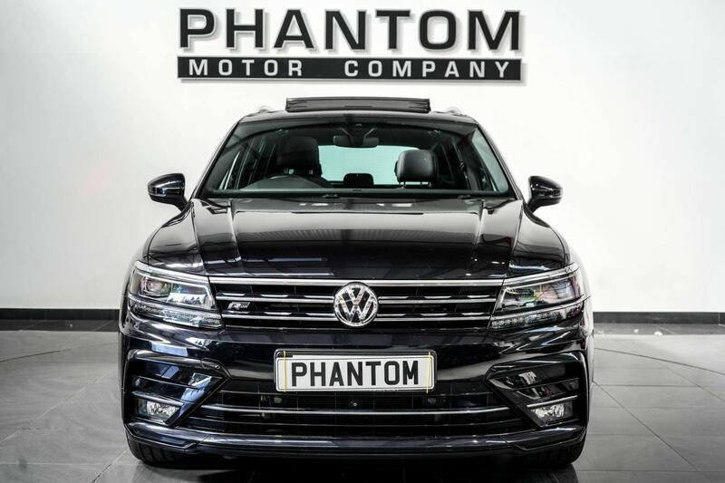 Volkswagen Tiguan view 2