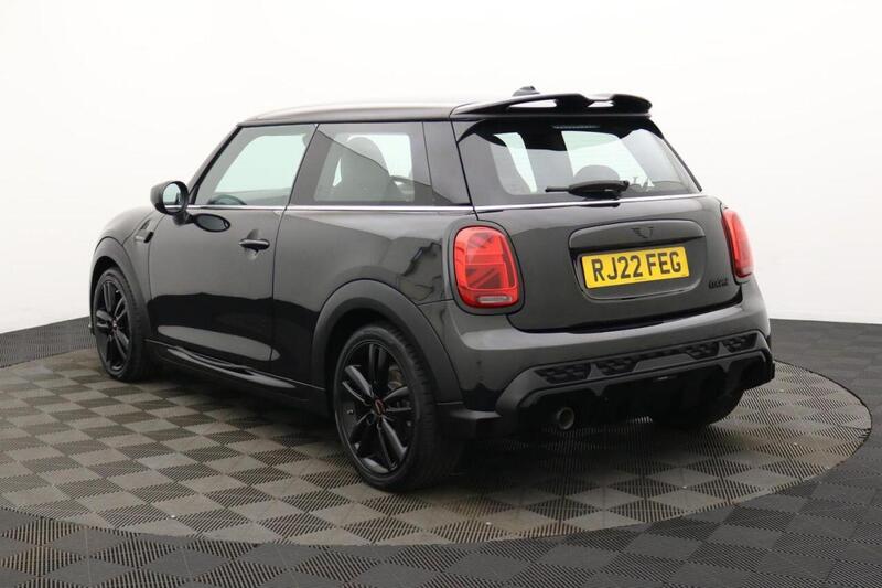 Mini Hatch view 6