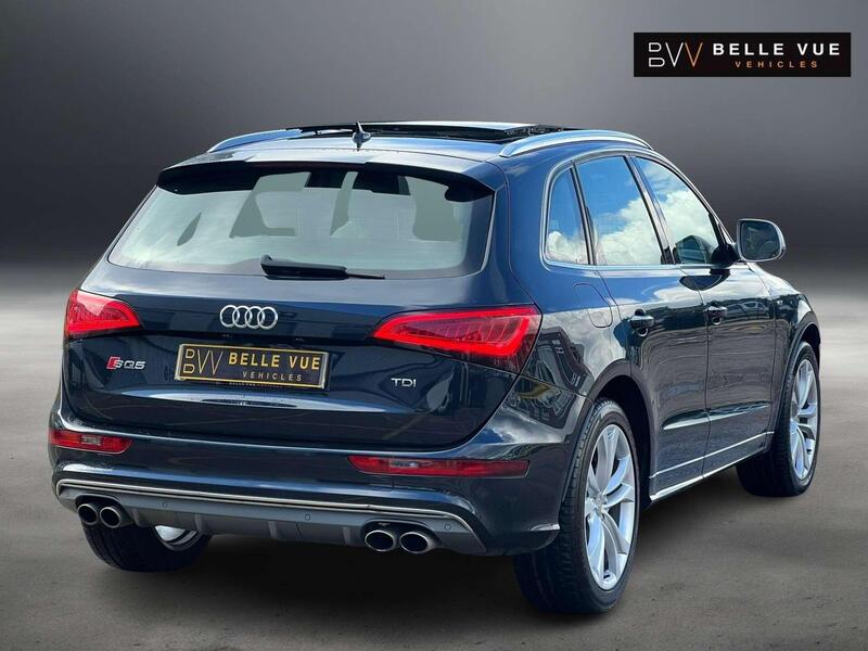 Audi SQ5 view 3