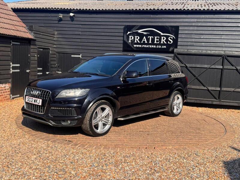 Audi Audi Q7 view 2