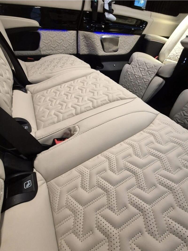 Mercedes-Benz V Class view 4