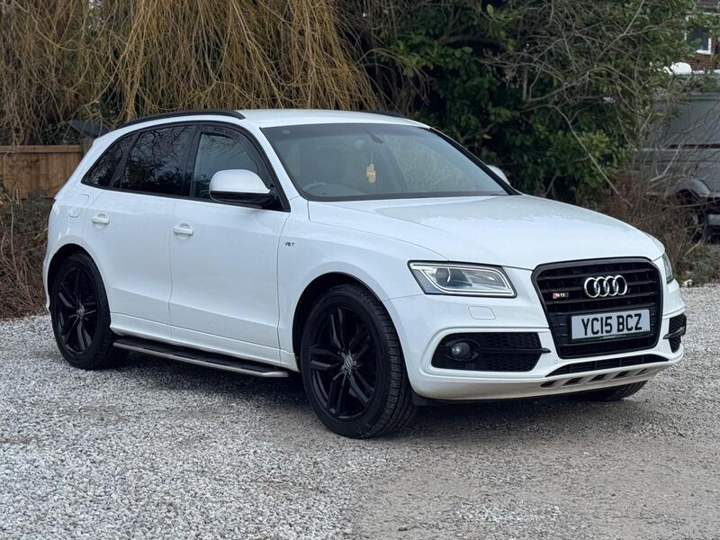 Audi SQ5 view 3