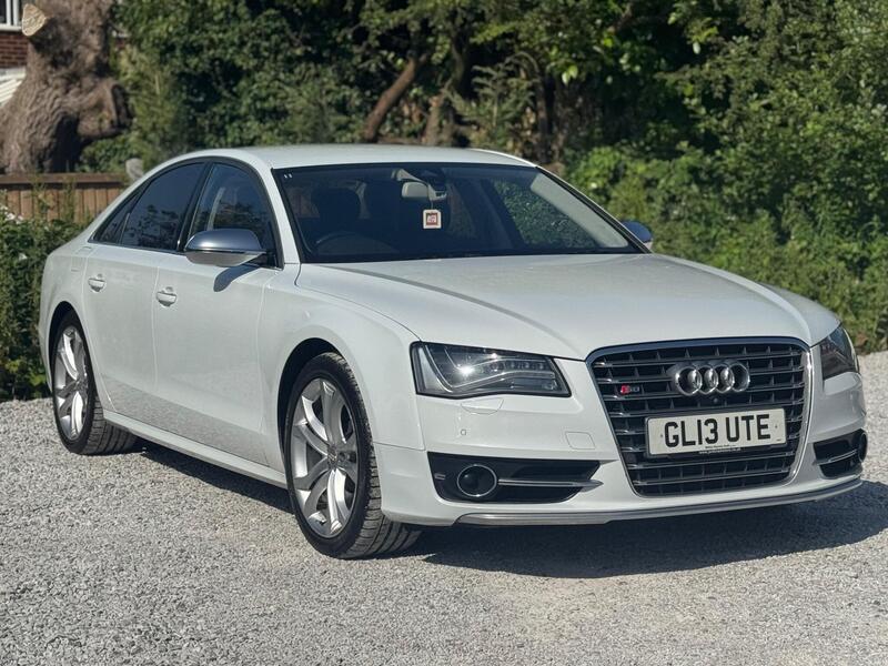 Audi Audi S8 view 3