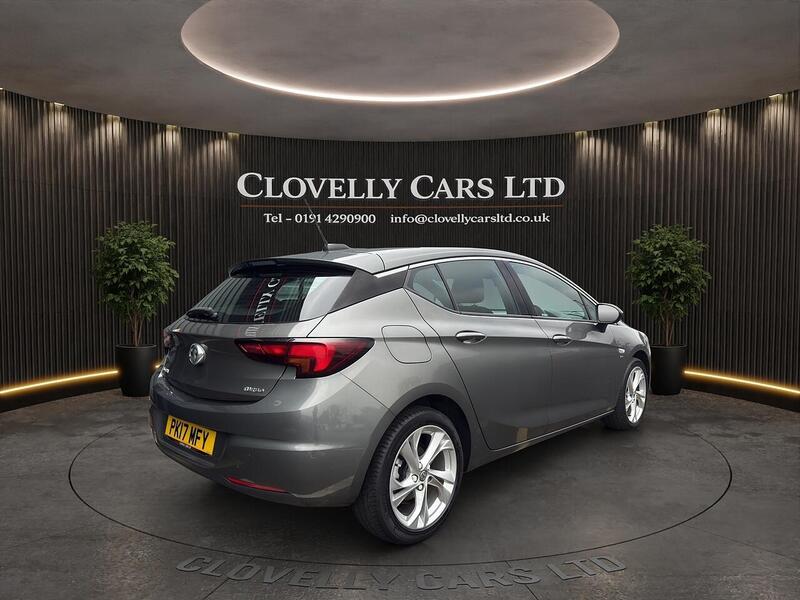 Vauxhall Astra view 3