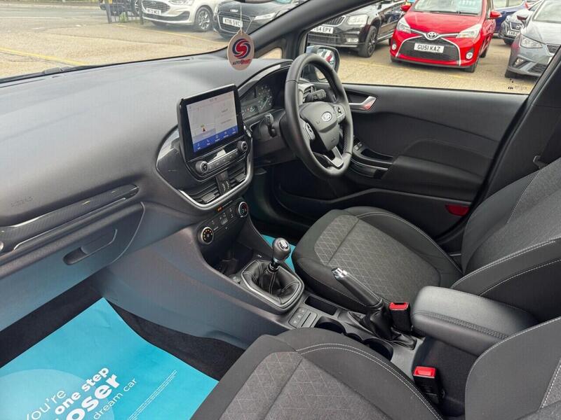 Ford Fiesta view 3