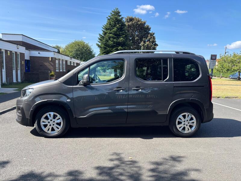 Peugeot Rifter view 4