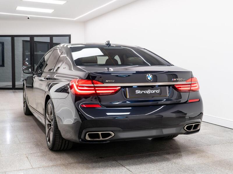 BMW 7 Series view 6