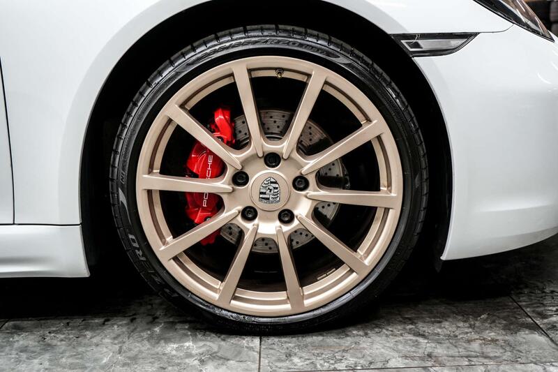Porsche 718 Cayman view 7
