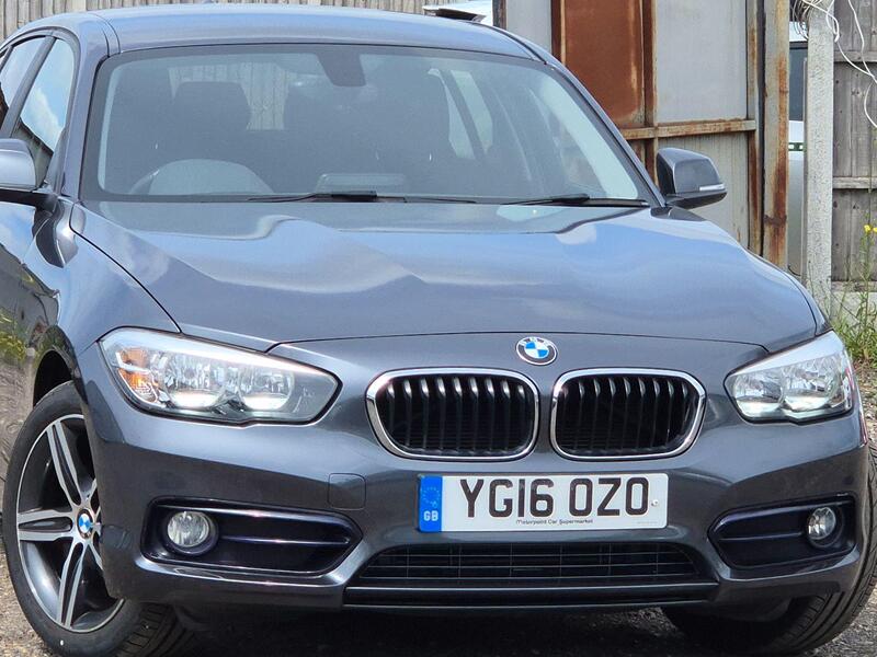BMW 1 Series view 3