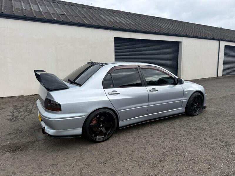 Mitsubishi Lancer view 3