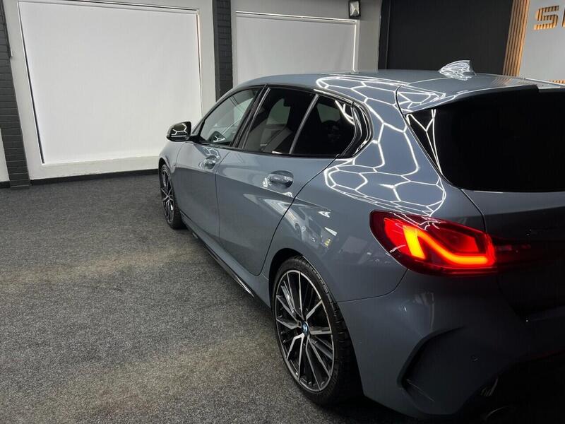 BMW 1 Series view 6