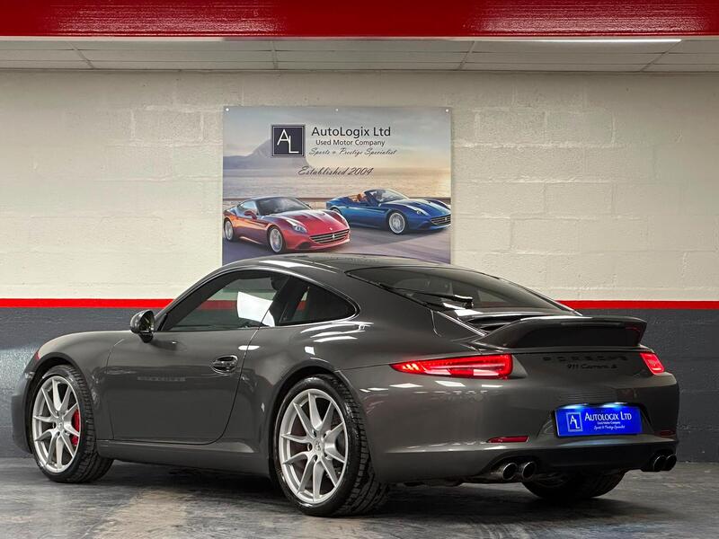 Porsche 911 view 2