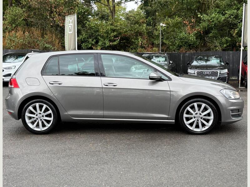 Volkswagen Golf view 5