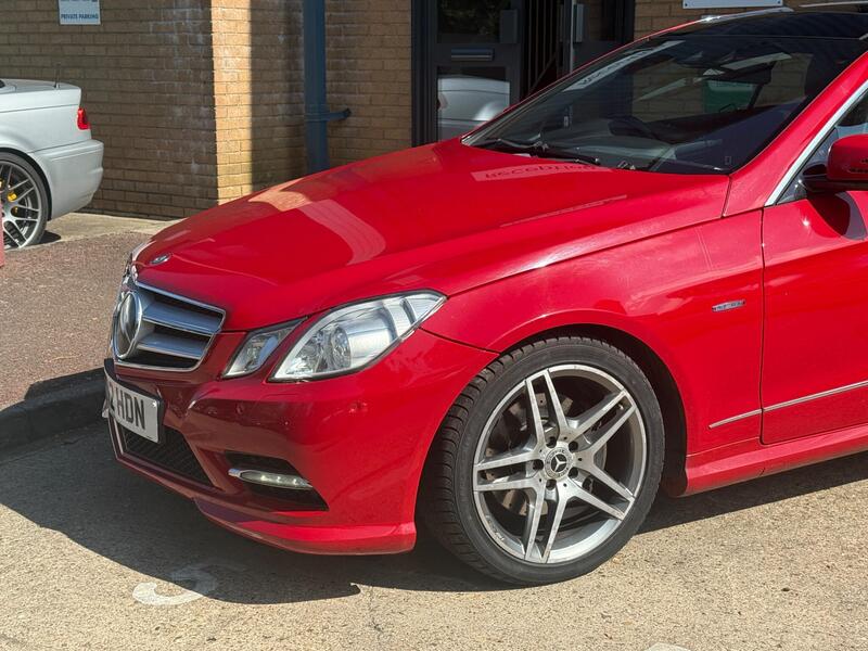 Mercedes-Benz E Class view 3