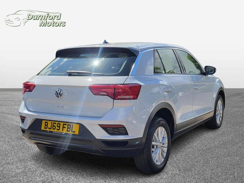 Volkswagen T-Roc view 4
