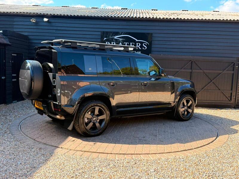 Land Rover Defender view 4