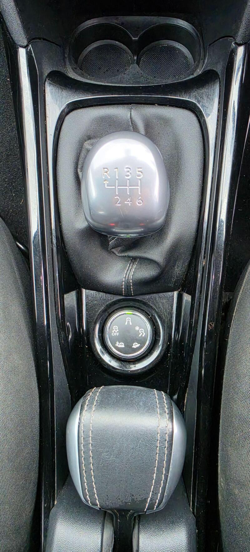 Peugeot 2008 1.2 PureTech GPF Allure Euro 6 (s/s) 5dr thumbnail 42
