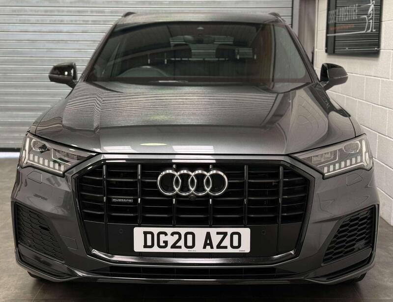 Audi Audi Q7 view 2
