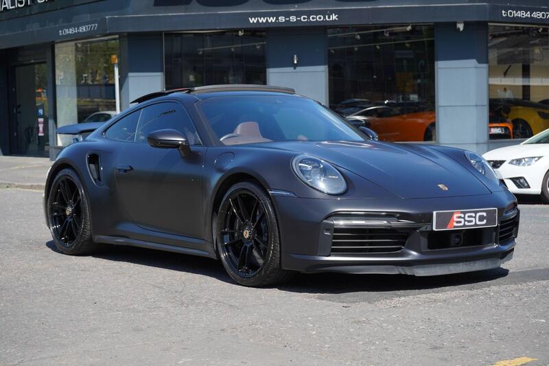 Porsche 911 view 4